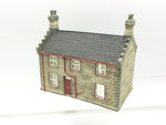 Hornby R8629 OO Gauge Station Building