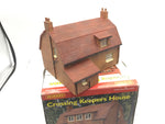Hornby R8590 OO Gauge Crossing Keepers House