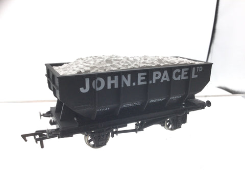 Dapol/Simply Southern OO Gauge Hopper Wagon John E Page, Bedford