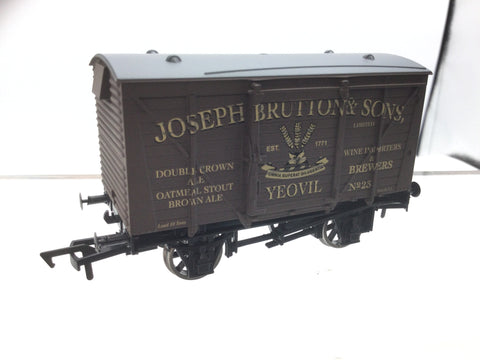 Dapol/Wessex Wagons OO Gauge Vent Van Joseph Brutton & Sons Brewers, Yeovil
