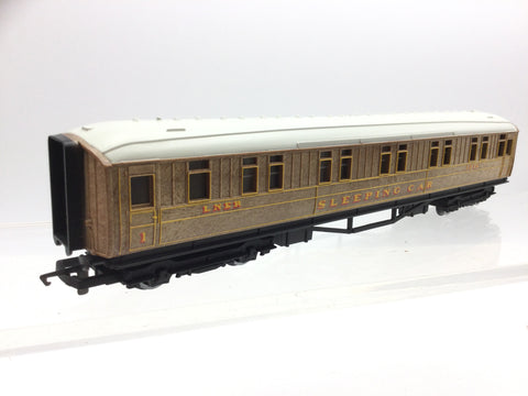 Hornby R413 OO Gauge LNER Gresley Sleeping Coach 1316