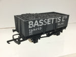 Wrenn W5074 OO Gauge 5 Plank Open Wagon Bassetts Tarred Slag