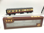Airfix 54205 OO Gauge Stanier Brake Coach Maroon/Cream M5542M