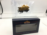 Bachmann 33-675X OO Gauge 14t Tank Wagon Michael Nairn, Kirkcaldy