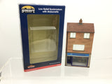 Bachmann 44-247 OO Gauge Low Relief Bookmakers with Maisonette