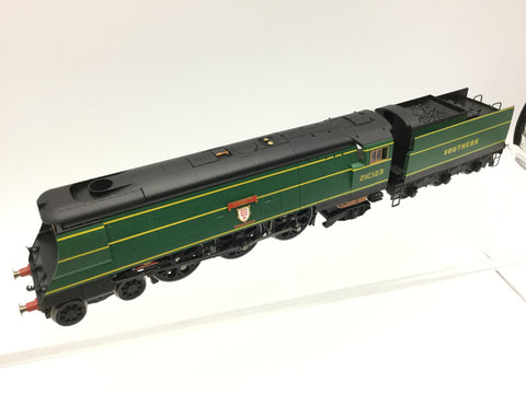 Hornby R2219 OO Gauge SR Green West Country 21C123 Blackmoor Vale