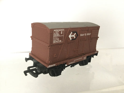 Bachmann 33-325 OO Gauge BR Conflat Wagon B704739 w Container