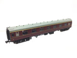 Graham Farish 374-161 N Gauge BR Maroon Mk1 1st Corr Coach E13333