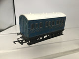 Hornby R212 OO Gauge Caledonian 4 Wheel Coach
