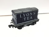 Peco NR-P31 N Gauge Conflat Wagon w Lyons Tea Container