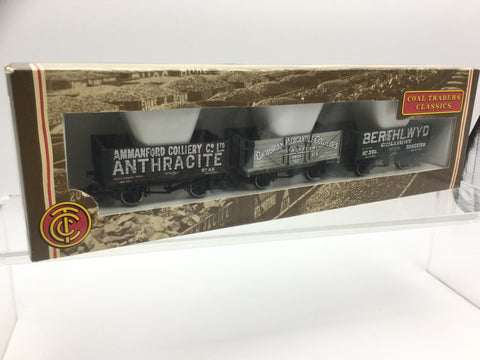 Bachmann 33-025 OO Gauge Coal Trader Series Berthlwyd/Ammanford/Cambrian