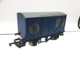 Lima 305607 OO Gauge Corrugated End Van Birds Custard