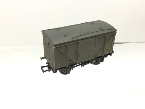 Bachmann 33-628 OO Gauge BR 12t Single Vent Van M504891 (Weathered)