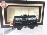 Dapol B130 OO Gauge 14t Tank Wagon Royal Daylight