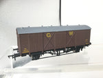 Dapol B746 OO Gauge GWR Passenger Fruit Van 2877
