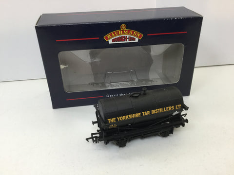 Bachmann 33-508 OO Gauge 14t Tank Wagon Yorkshire Tar