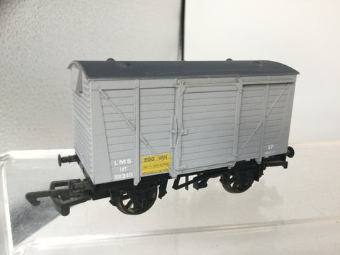 Dapol B526 OO Gauge LMS Vent Van Egg 511240