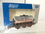 Dapol 4F-031-020 OO Gauge 6 Wheel Tank Wagon United Dairies Weathered