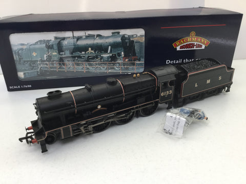 Bachmann 31-226 OO Gauge LMS Black Royal Scot 6133 Green Howards