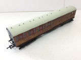 Hornby R4518 OO Gauge LNER Gresley Suburban Brake Coach 3731