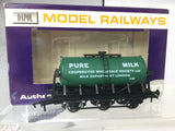 Dapol/Simply Southern OO Gauge 6 Wheel Milk Tanker Co-op Pure Milk 20