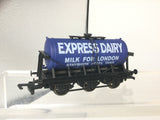 Dapol B634 OO Gauge 6 Wheel Milk Tanker Express Dairy