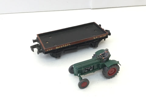 Hornby Dublo 4649 OO Gauge Low Sided Wagon with Tractor 2/3 Rail