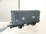 Dapol B504 OO Gauge GWR 8t Fruit Van 38231