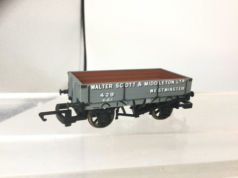 Hornby R6576 OO Gauge 4 Plank Wagon Walter, Scott & Middleton, Westminster