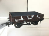 Hornby R6944 OO Gauge LSWR, 3 Plank Wagon, LSWR Engineers 316 - Era 2