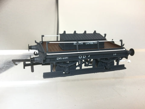 Hornby R6643D OO Gauge BR Shunters Truck South Lambeth DW41091