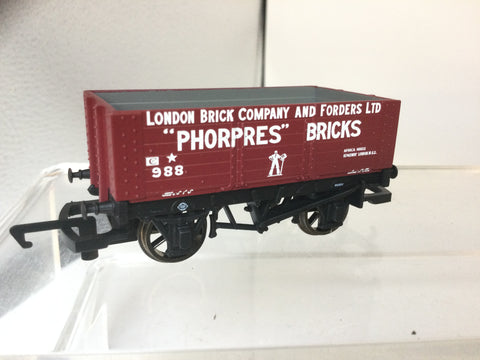 Hornby R6754 OO Gauge 6 Plank Wagon London Brick Company