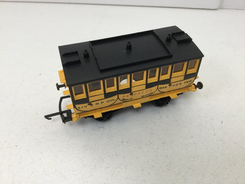 Triang R621 OO Gauge Stephensons Rocket Coach Despatch