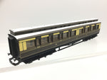Hornby R122 OO Gauge GWR Clerestory Coach 1602