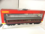 Hornby R4767 OO Gauge BR Maroon Collett Composite RH Coach W6137W