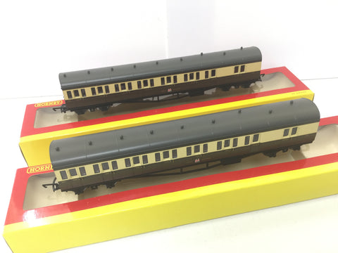 Hornby R4319A/R4319B OO Gauge GWR B Set Coaches