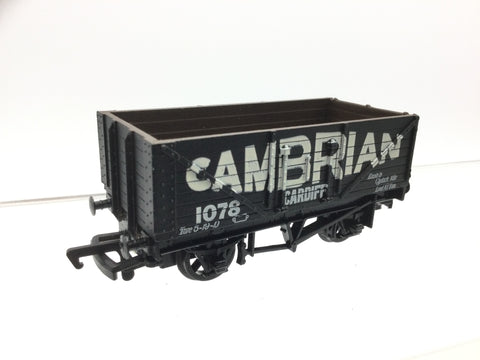 Mainline 37-169 OO Gauge 7 Plank Wagon Cambrian