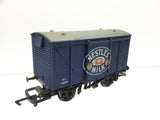 Airfix 54315 OO Gauge 12t Vent Van Nestles Milk