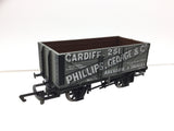 Hornby R6813 OO Gauge 7 Plank Wagon Phillips, George & Co
