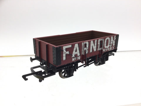 Hornby R6749 OO Gauge 5 Plank Wagon Farndon, Rugby 18