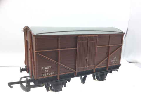 Wrenn W5083 OO Gauge BR Brown 8t Fruit Van B872181