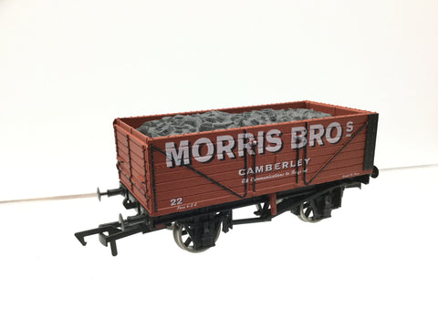 Dapol/West Wales Wagon Works OO Gauge 7 Plank Wagon Morris Bros, Camberley