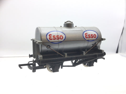Wrenn W5042 OO Gauge 12t Tank Wagon Esso