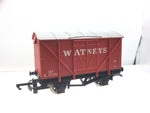 Wrenn W5011 OO Gauge Vent Van Watneys B757051 (L1)