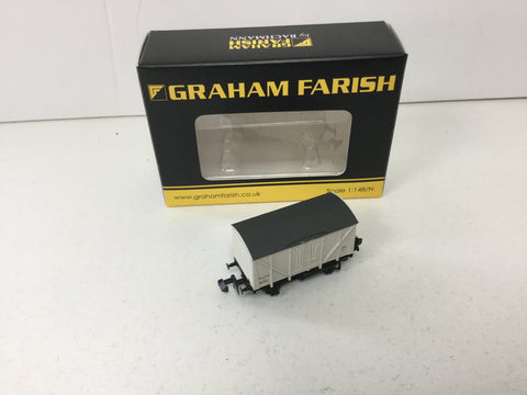 Graham Farish 373-725C N Gauge BR White 10t Insulated Van B872117