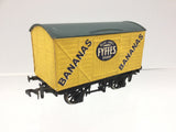 Peco R72F OO Gauge Fyffes Bananas Box Van