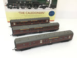 Hornby R2306 OO Gauge 'Caledonian' Train Pack Coaches and Certificate