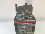 Hornby R8549 OO Gauge Brocklebank House