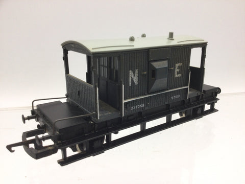 Hornby R031 OO Gauge LNER Brake Van 157838 Grey
