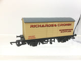 Hornby R1271M OO Gauge Covered Wagon Richards & Cronin